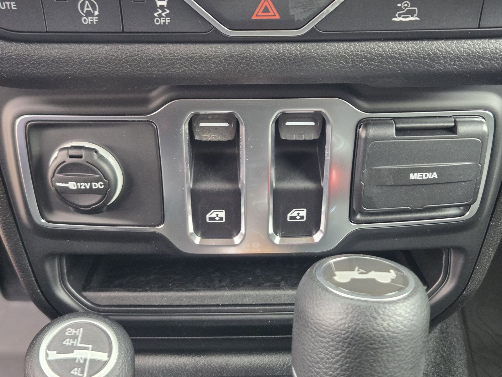 New 2026 41 Jeep 2-DOOR SPORT image 20