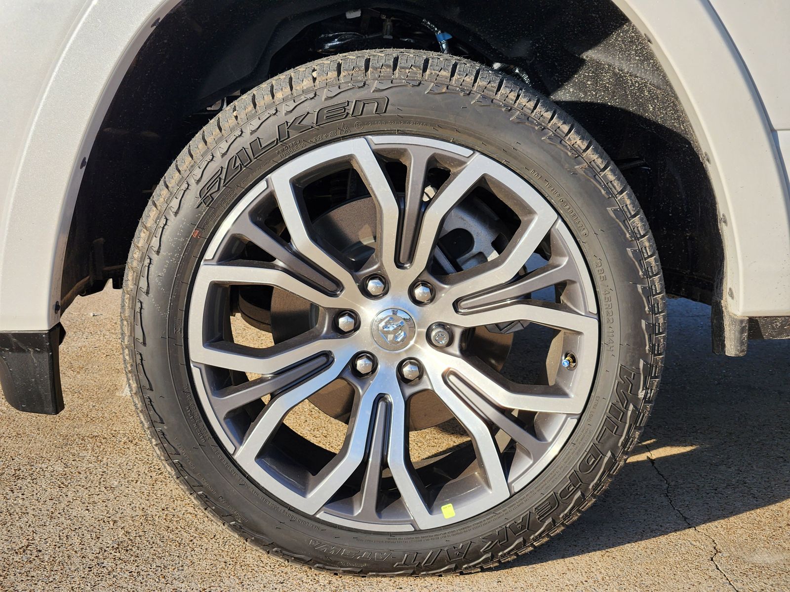 New 2026 Ivory White Tri-Coat Pearlcoat Ram TUNGSTEN CREW CAB 4X4 image 10