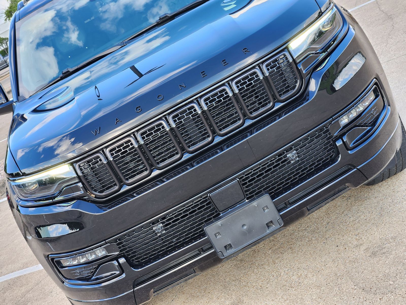 Used 2023 Diamond Black Crystal Pearlcoat Jeep Base image 14