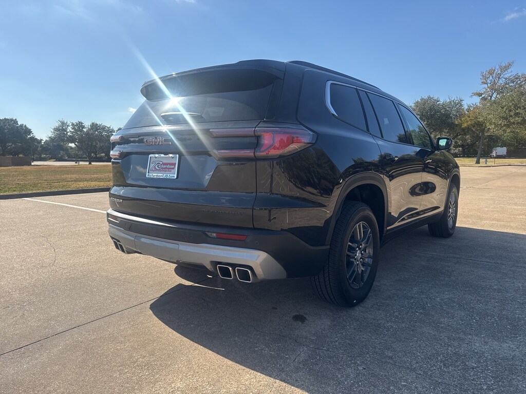 Used 2025 GMC Acadia Elevation SUV