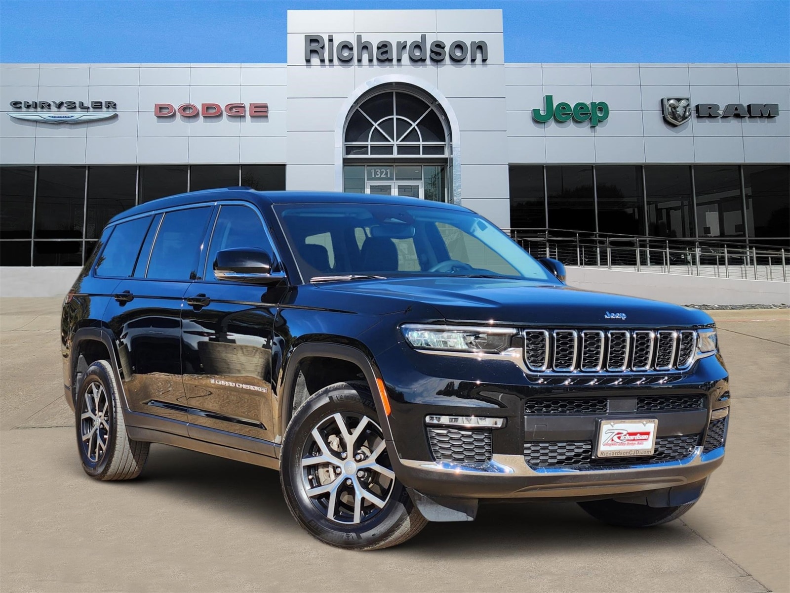 2023 Jeep Grand Cherokee L Limited's photo