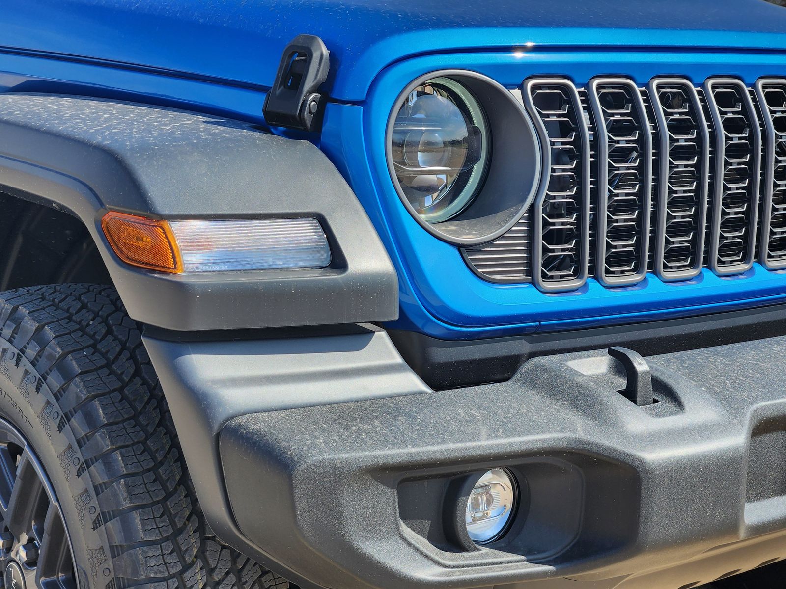 New 2026 Hydro Blue Pearlcoat Jeep 4-DOOR SPORT S image 9