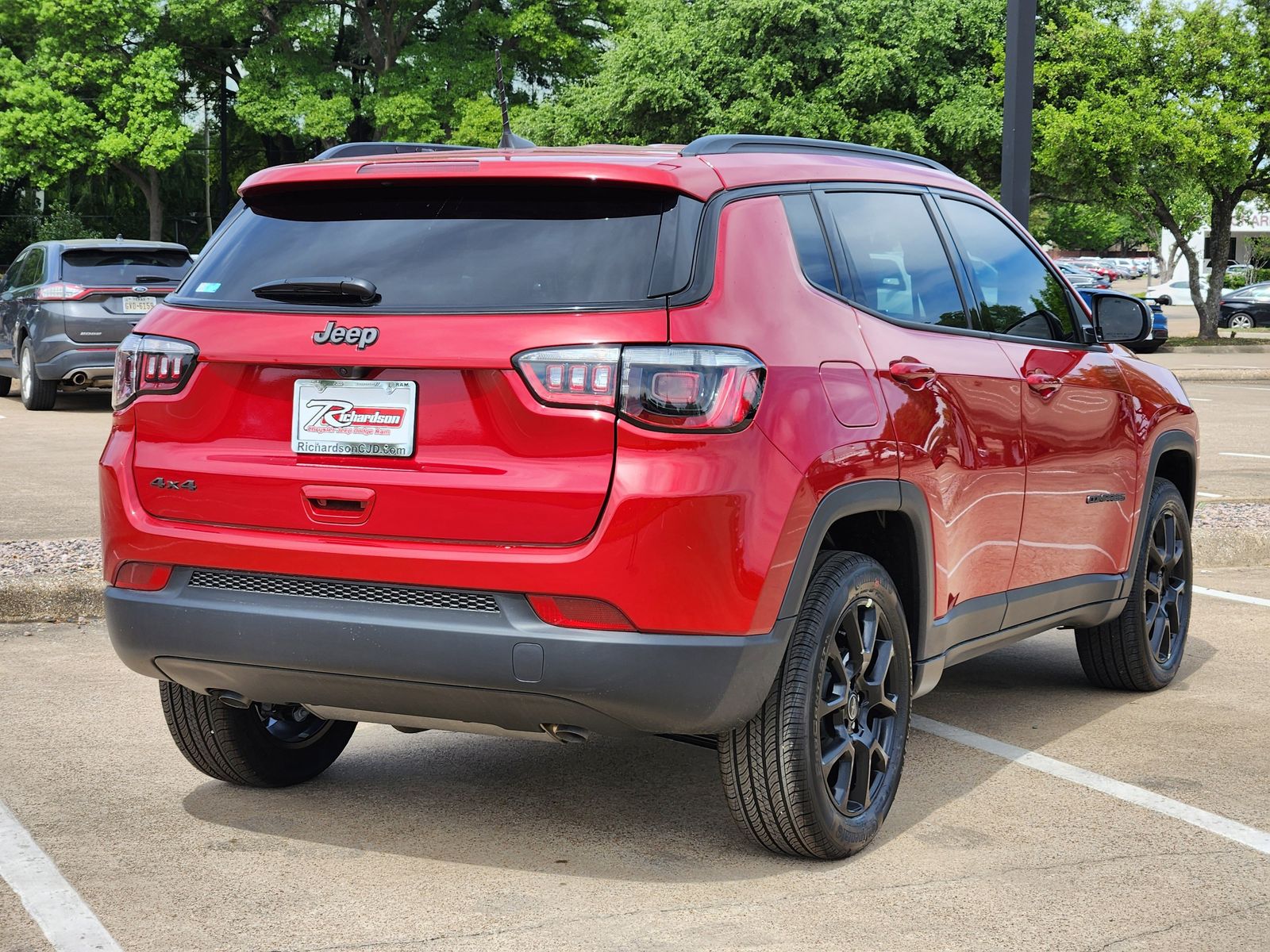 New 2026 Red Hot Pearlcoat Jeep LATITUDE ALTITUDE 4X4 image 6