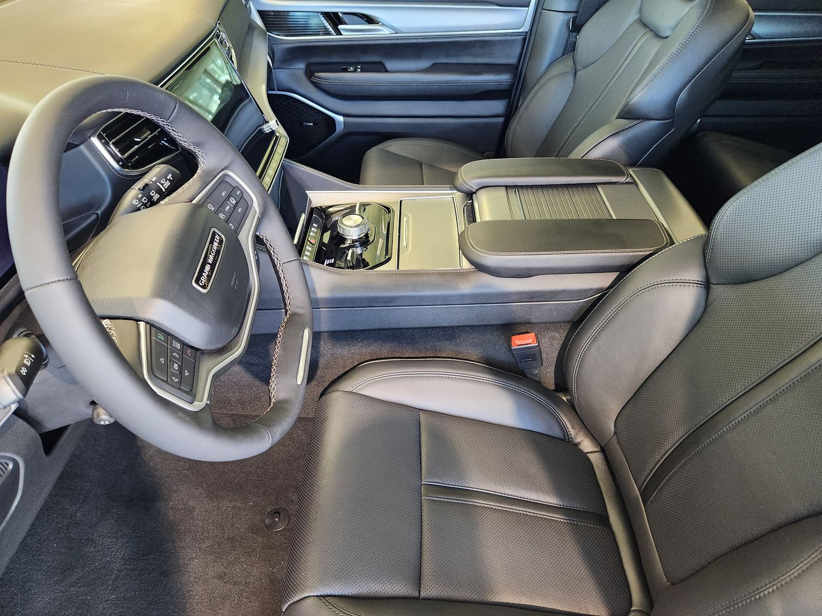 New 2026 Bright White Jeep LIMITED RESERVE 4X4 image 19