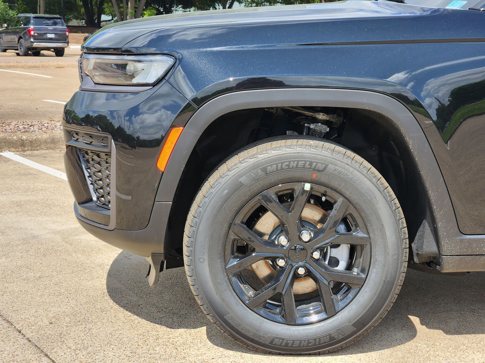 New 2026 Diamond Black Crystal Pearlcoat Jeep LAREDO ALTITUDE 4X4 image 8