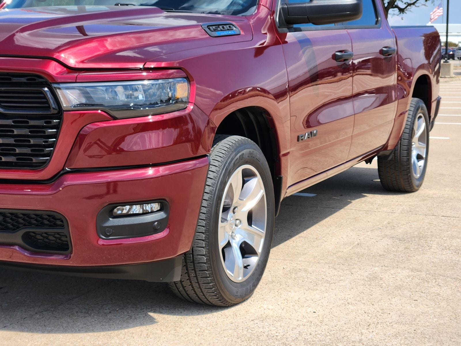 Used 2025 Delmonico Red Pearlcoat Ram Tradesman image 14