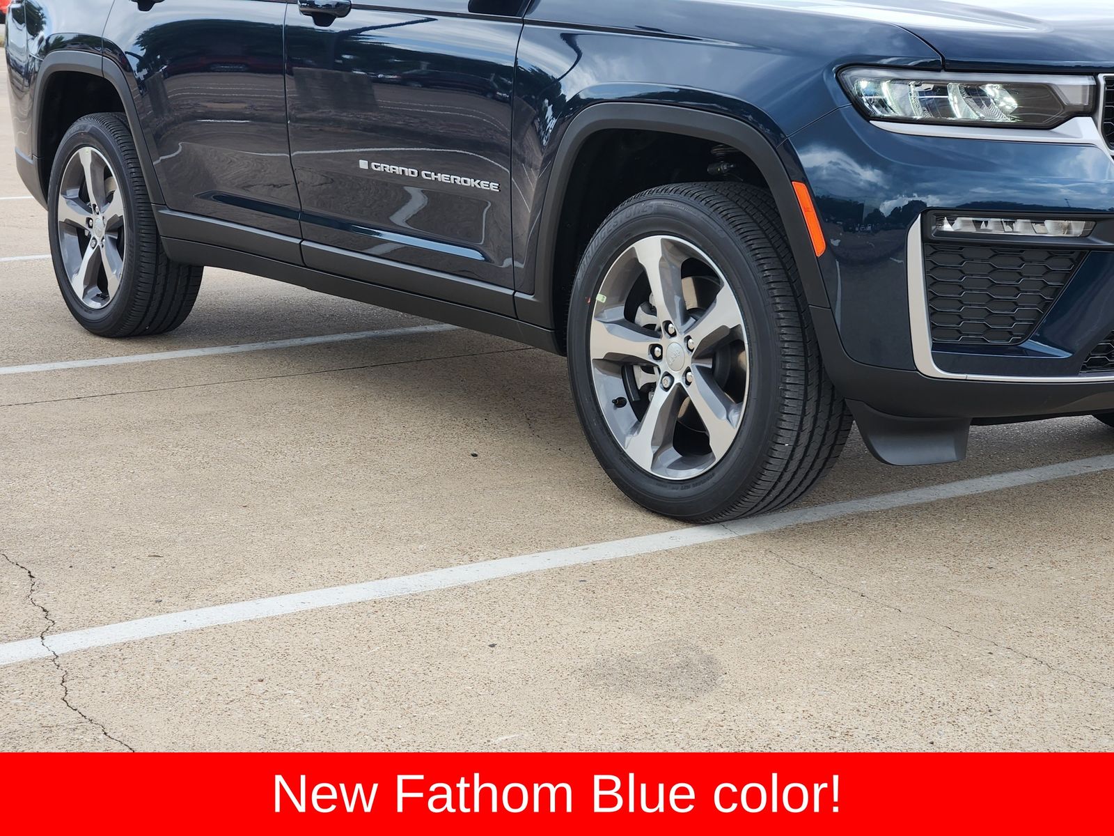New 2026 Fathom Blue Pearlcoat Jeep L LIMITED 4X4 image 10