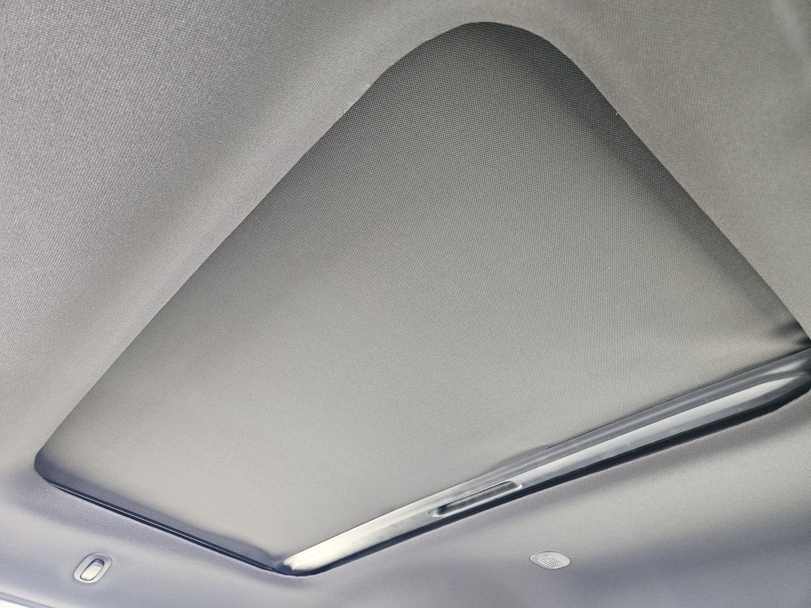 New 2025 Baltic Gray Jeep LIMITED 4X4 image 26