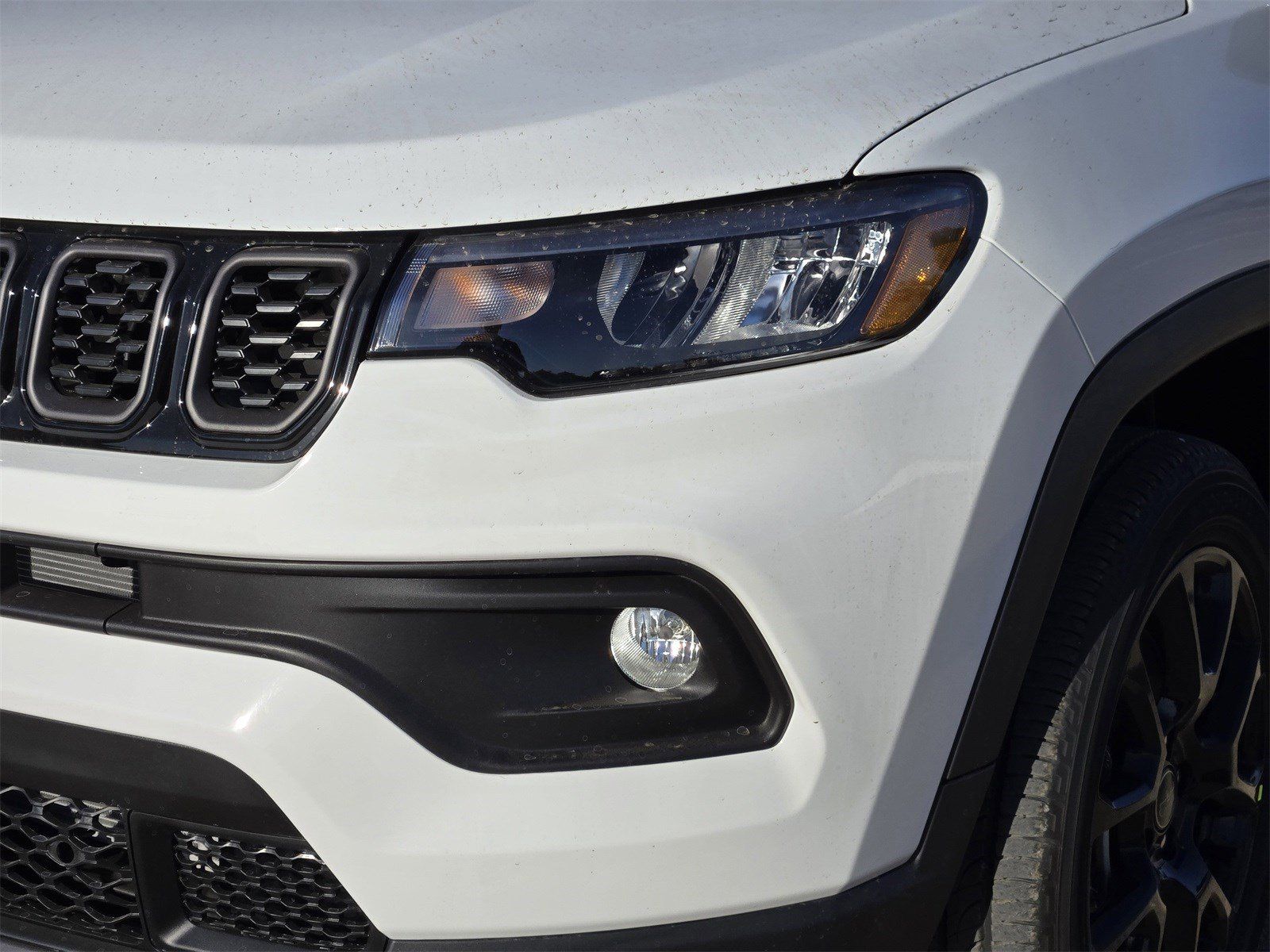 New 2026 Bright White Jeep LATITUDE ALTITUDE 4X4 image 8