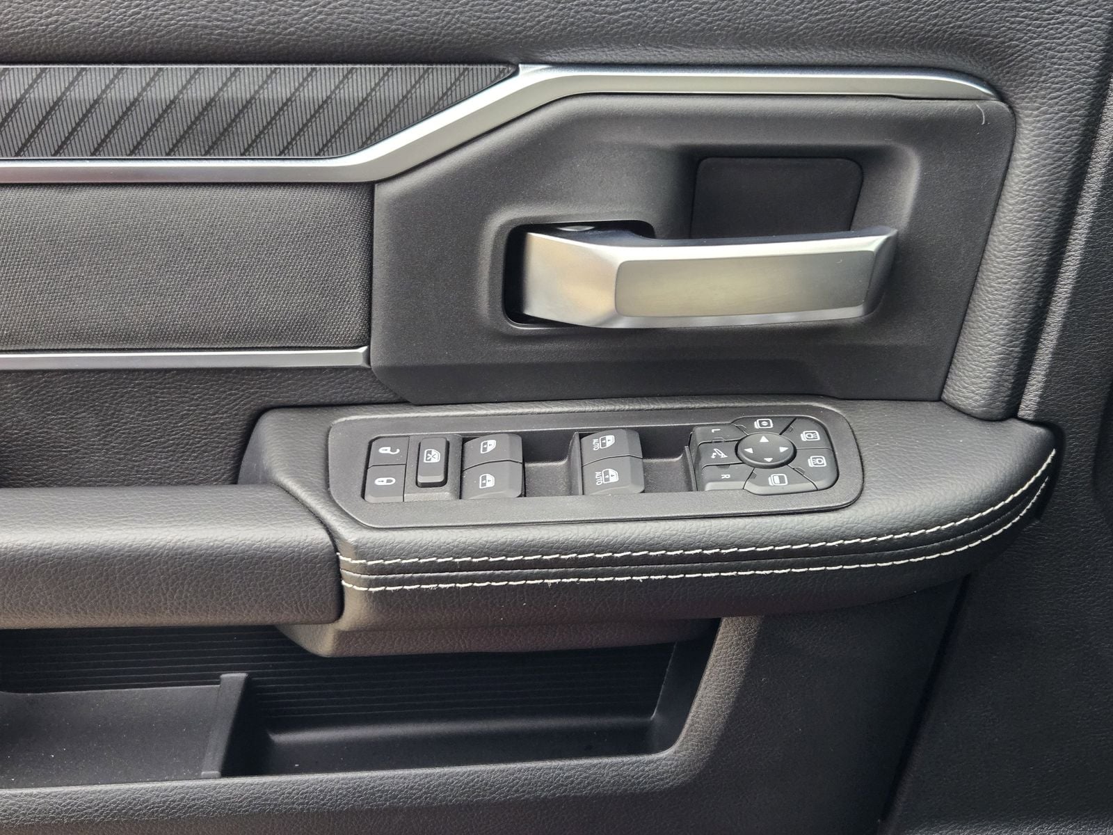 New 2026 Molten Red Pearlcoat Ram BIG HORN CREW CAB 4X4 6