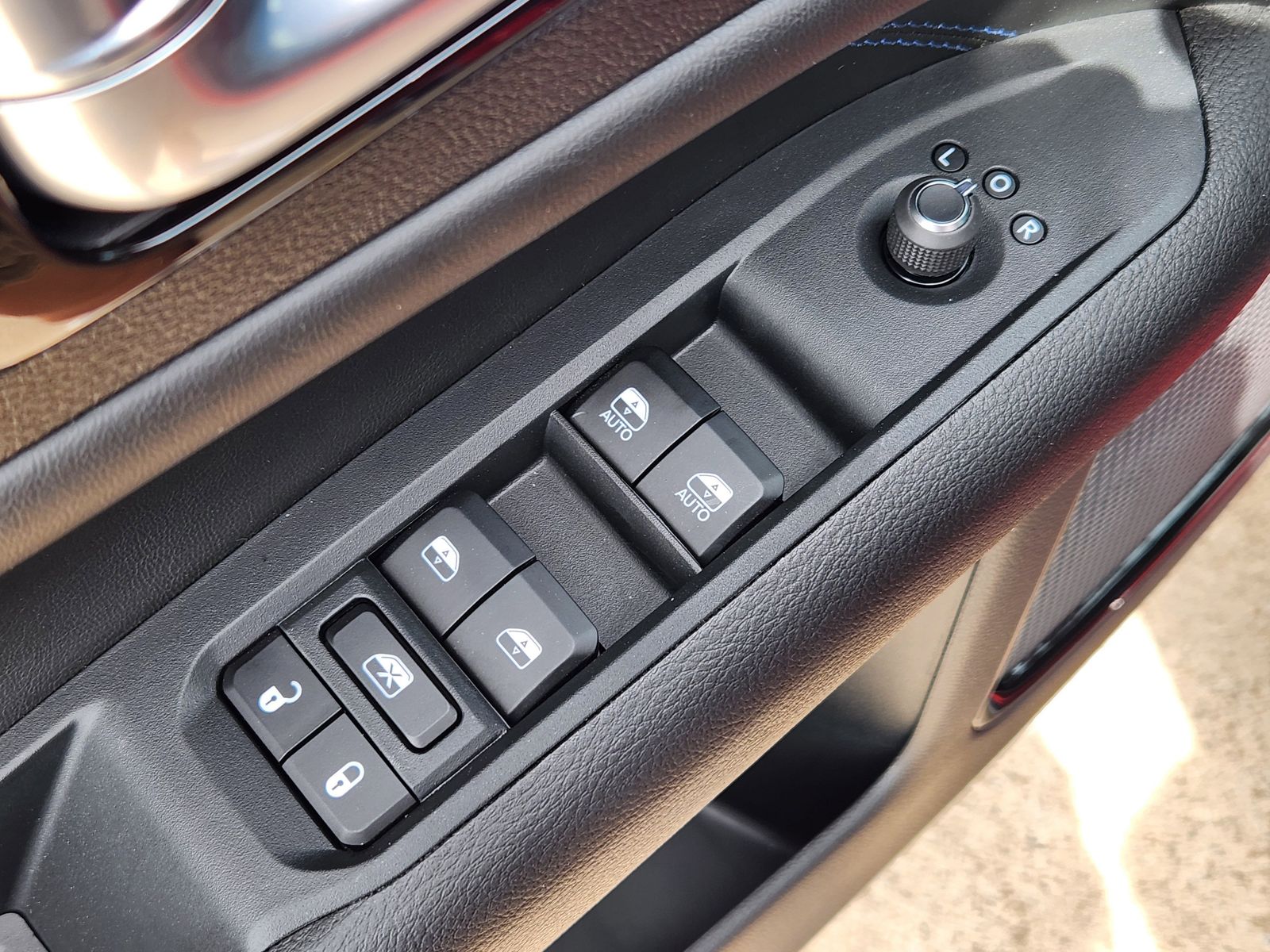 New 2026 Red Hot Pearlcoat Jeep LATITUDE ALTITUDE 4X4 image 32