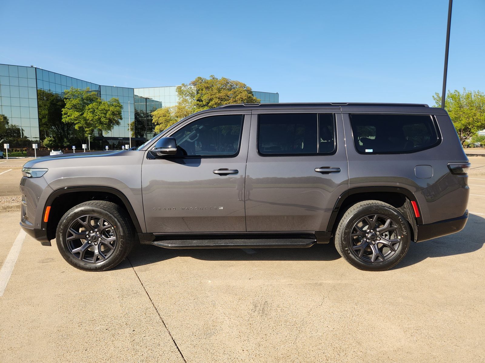 New 2026 Baltic Gray Jeep LIMITED ALTITUDE 4X4 image 3