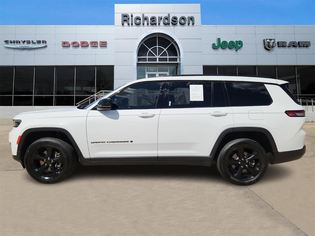 Used 2024 Jeep Grand Cherokee L Laredo SUV