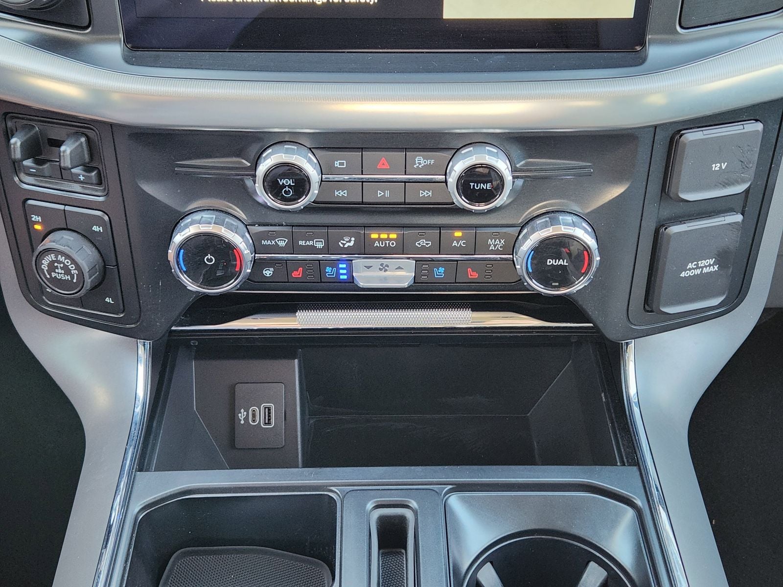 Used 2025 Space White Metallic Ford Lariat image 27