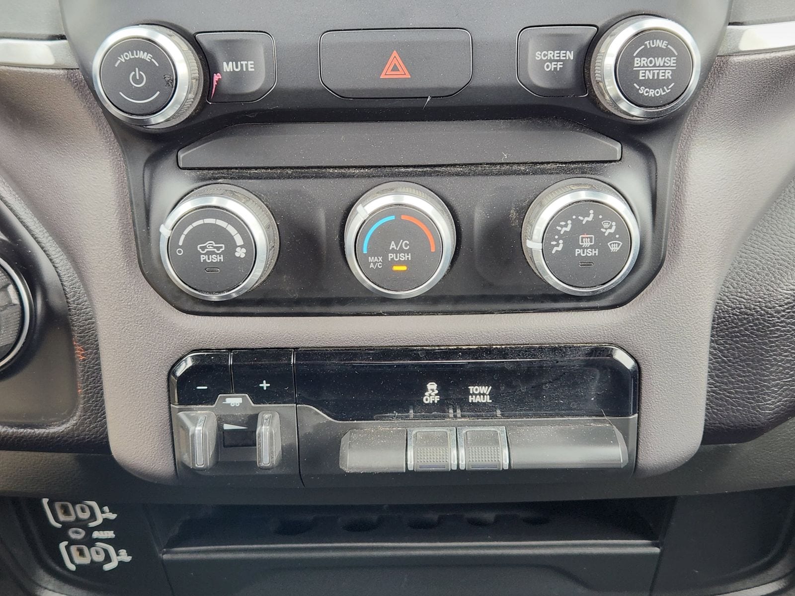 Used 2023 Bright White Ram Big Horn image 29