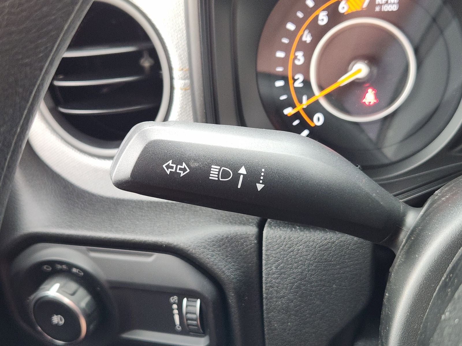 New 2026 Hydro Blue Pearlcoat Jeep 2-DOOR SPORT image 37