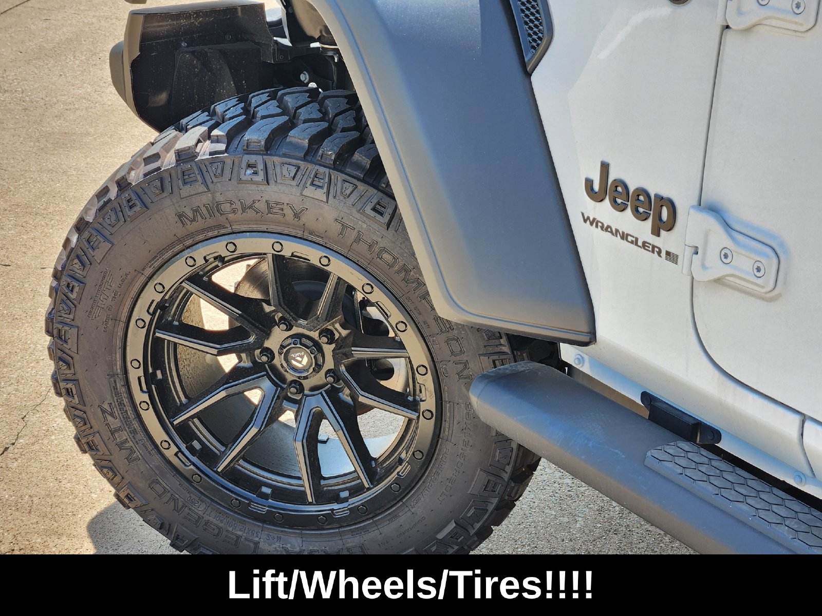 New 2026 Bright White Jeep 4-DOOR SPORT S image 17