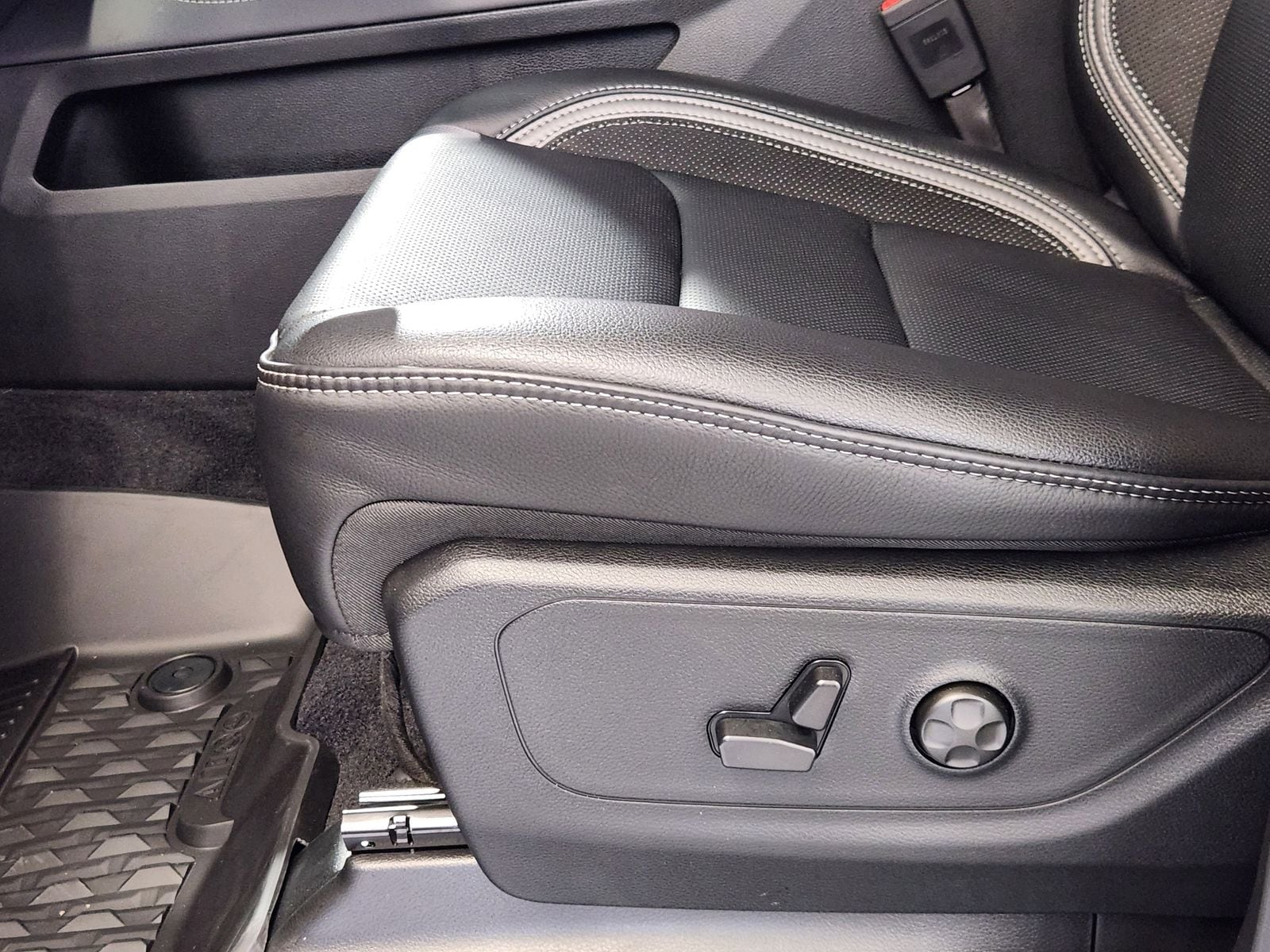 New 2026 Canyon Lake Ram RHO CREW CAB 4X4 5