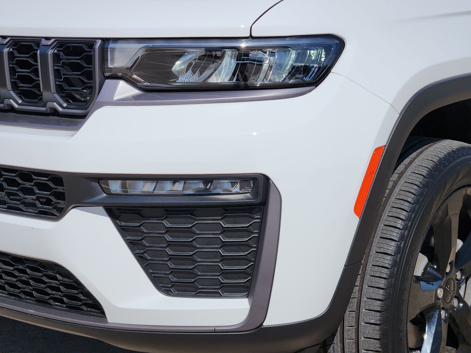 New 2026 Bright White Jeep LIMITED 4X4 image 10