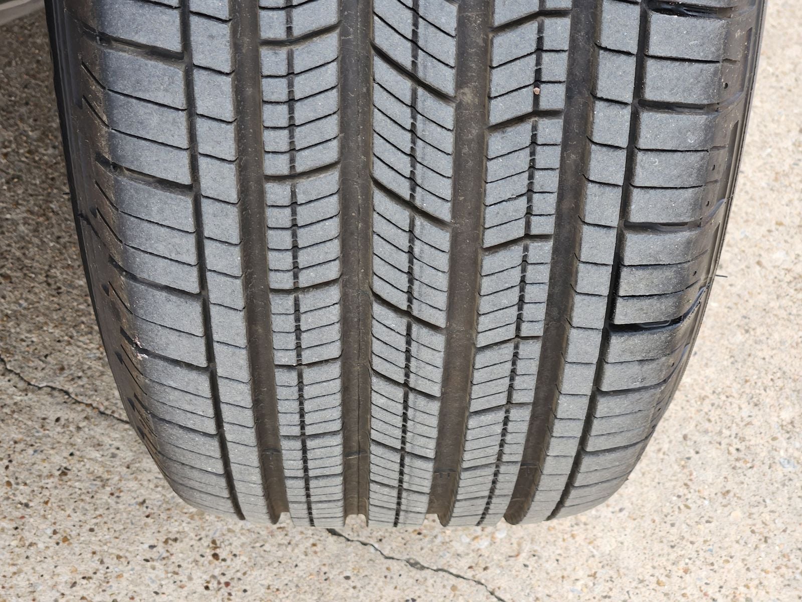 Used 2025 Bright White Jeep Limited image 22