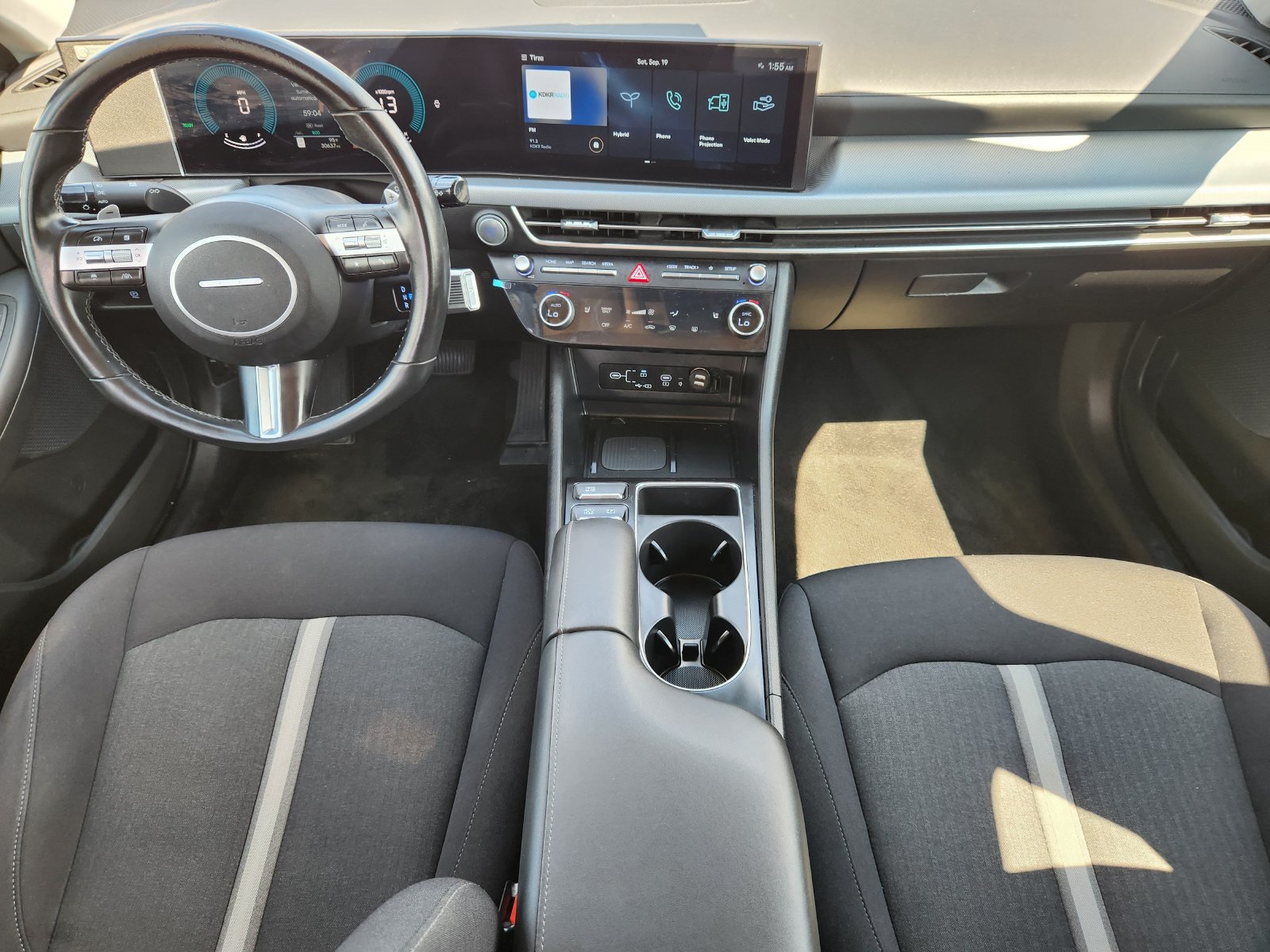 Used 2025 Serenity White Hyundai SEL image 35