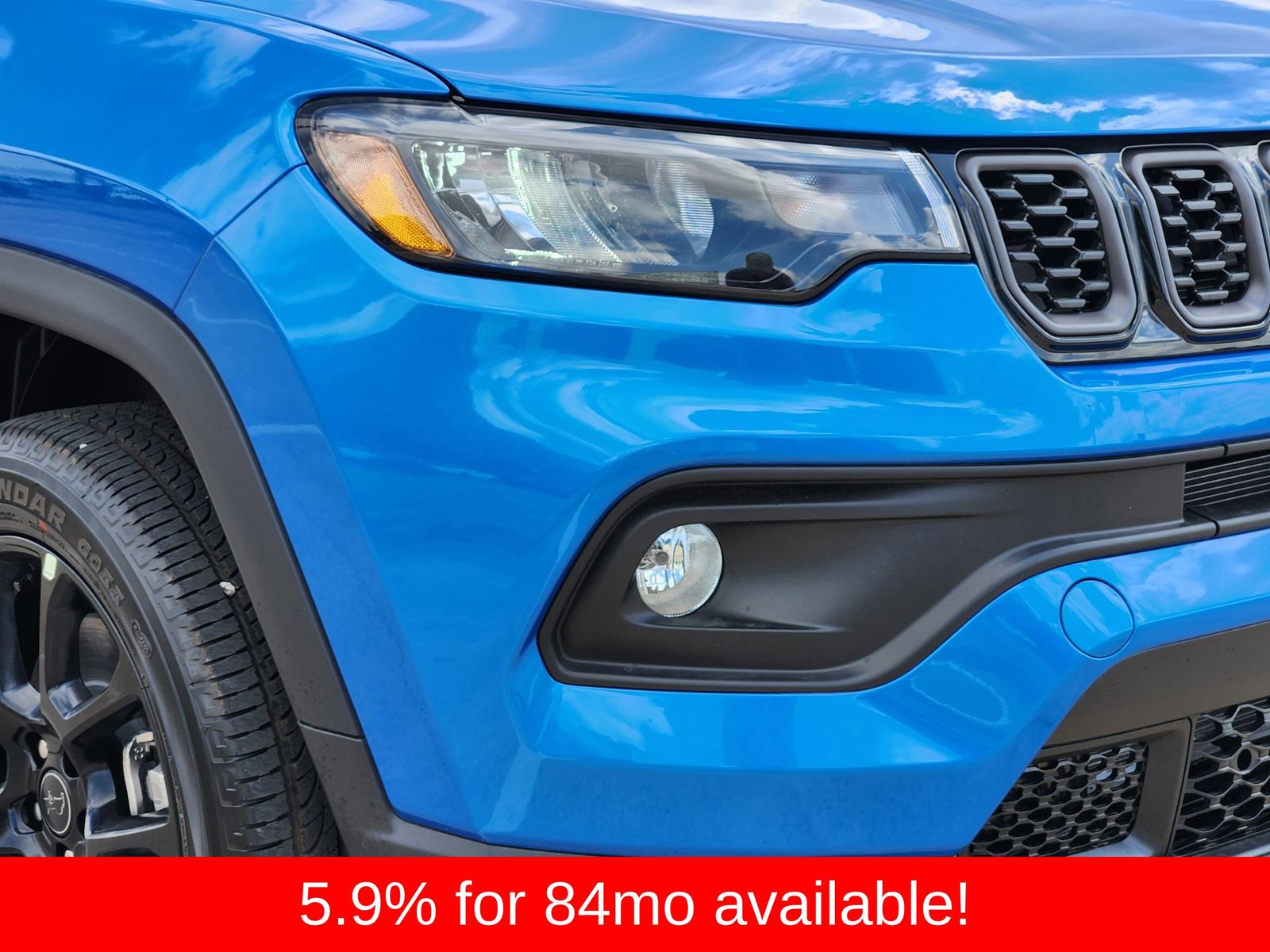 New 2026 Hydro Blue Pearlcoat Jeep LATITUDE ALTITUDE 4X4 image 9