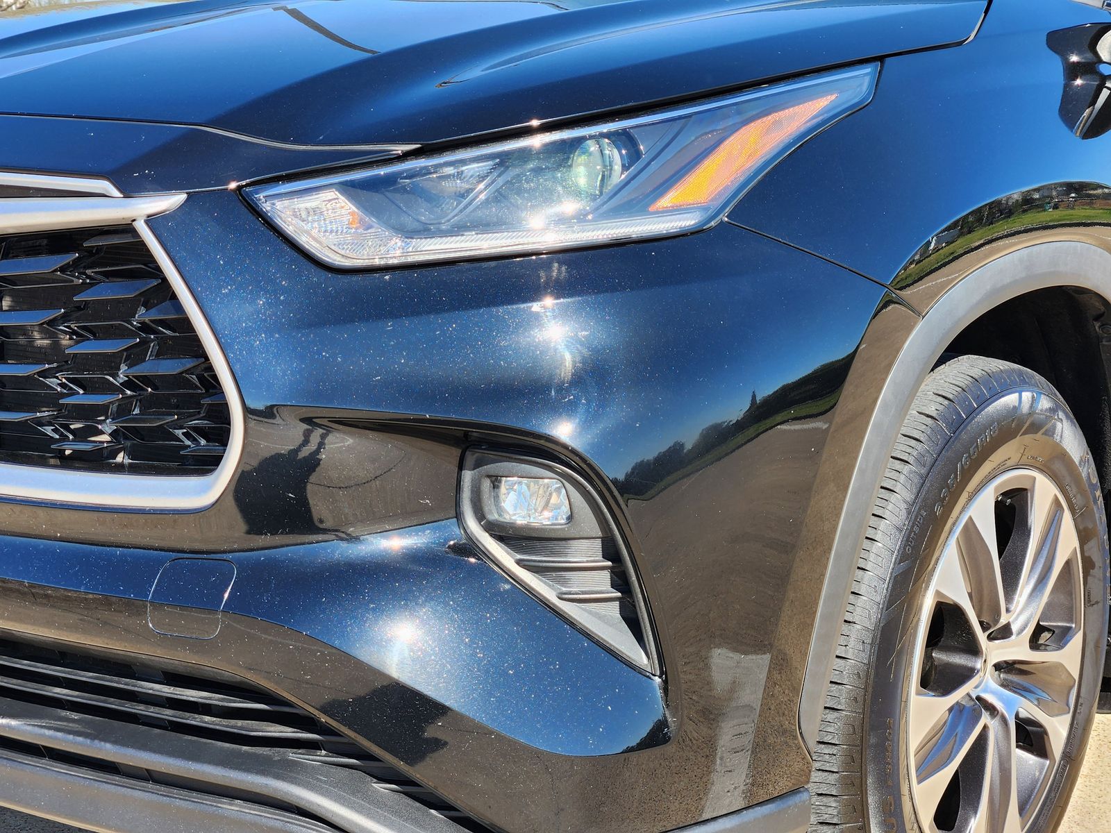 Used 2021 Midnight Black Toyota XLE image 10