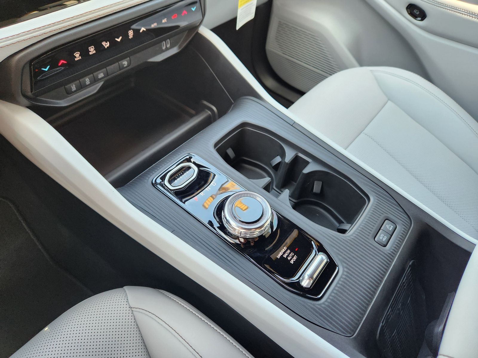 New 2026 Red Hot Pearlcoat Jeep LIMITED 4X4 image 29