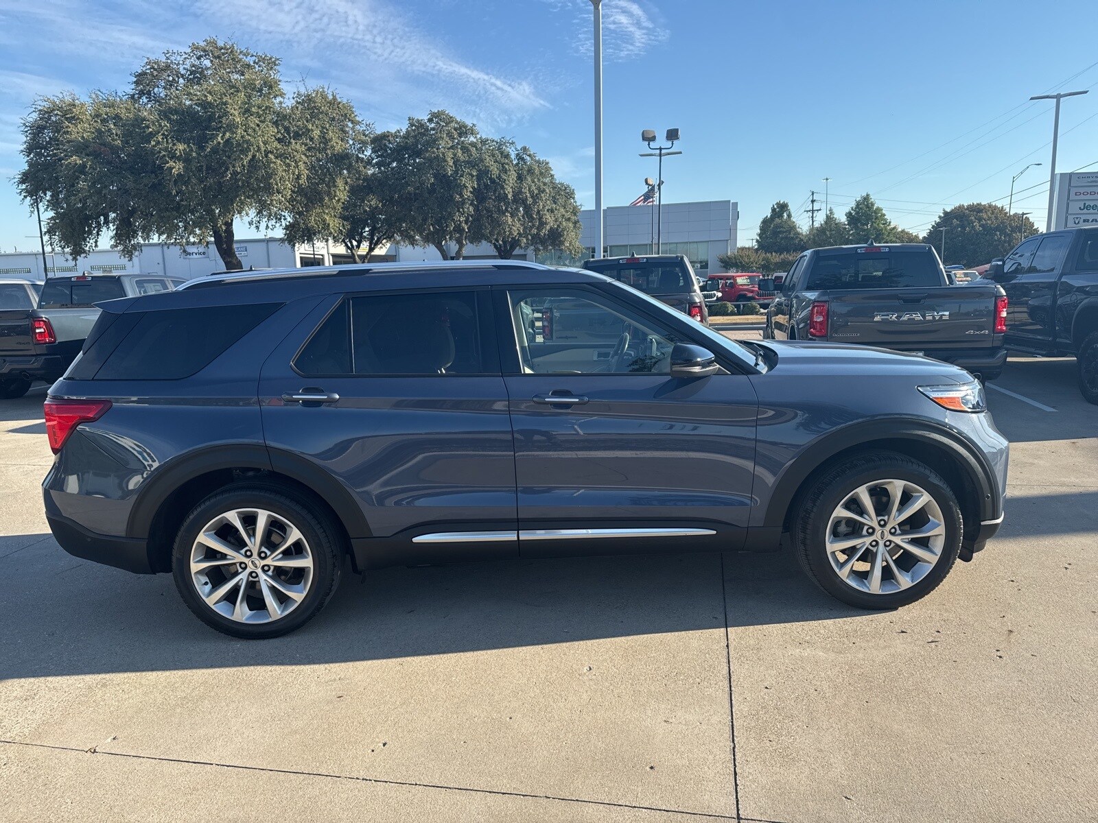 2021 Ford Explorer Platinum photo 3
