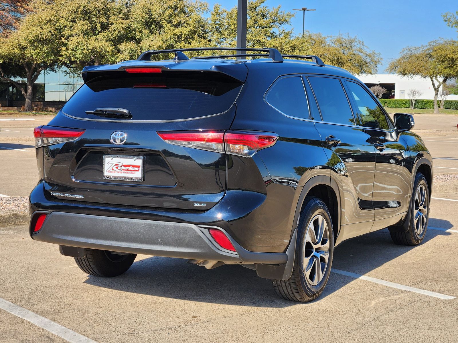 Used 2021 Midnight Black Toyota XLE image 6