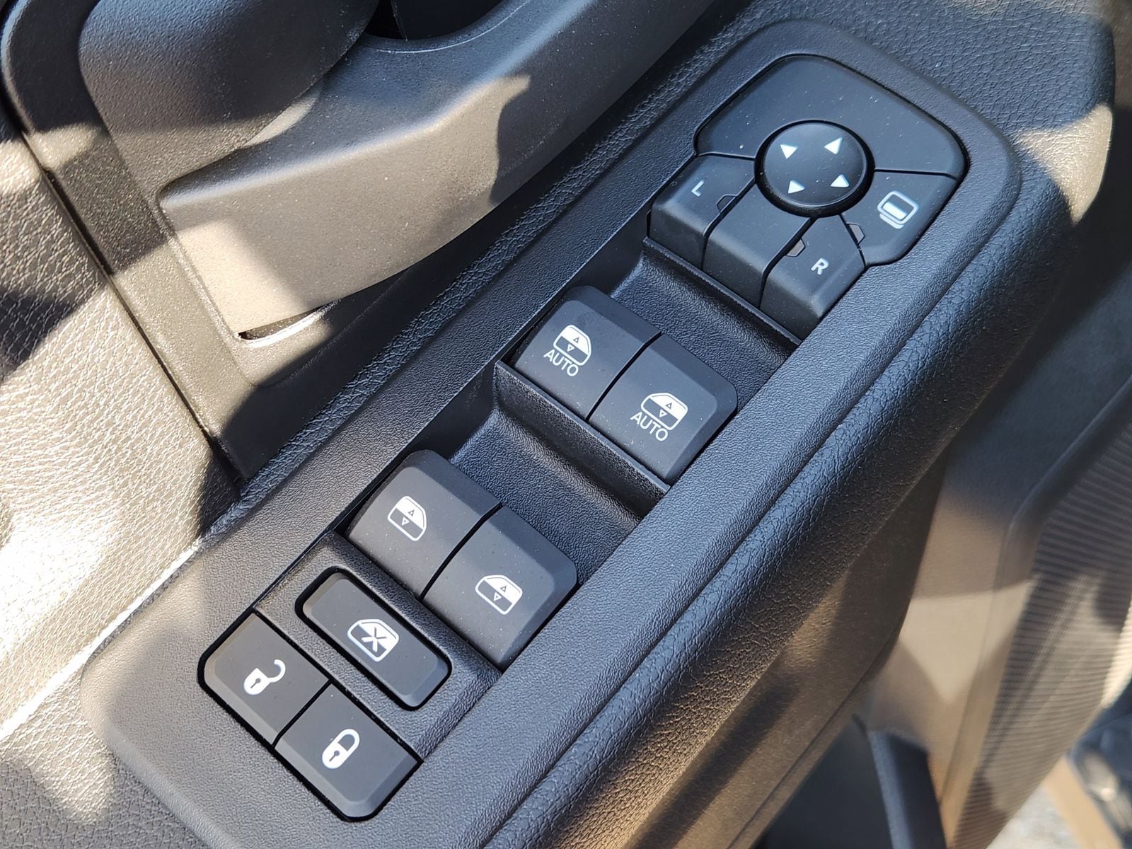 New 2026 Diamond Black Crystal Pearlcoat Ram TRADESMAN CREW CAB 4X4 6