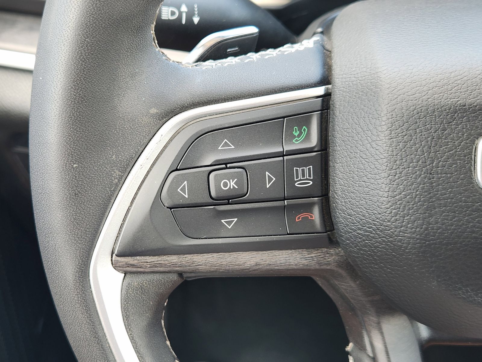 Used 2023 Midnight Sky Jeep Base image 36