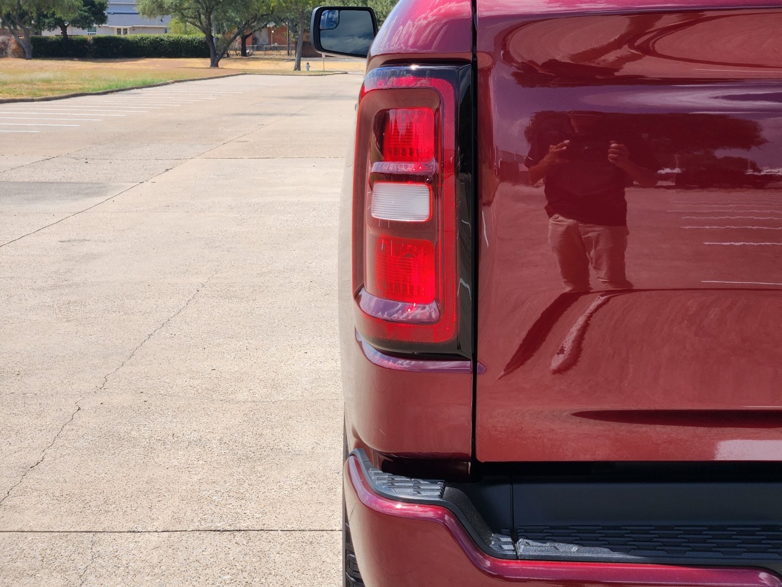 Used 2025 Delmonico Red Pearlcoat Ram Tradesman image 15