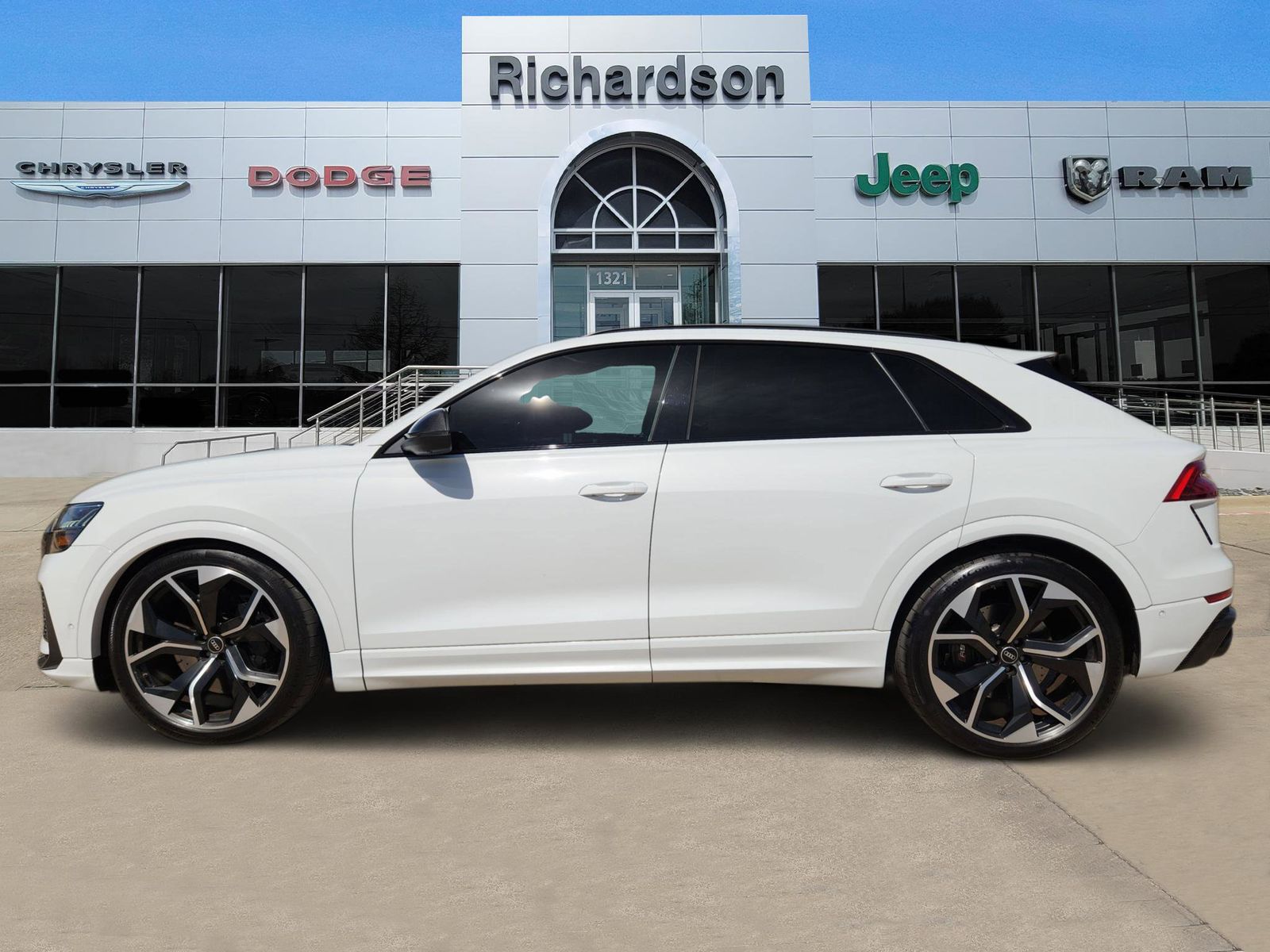 Used 2023 Glacier White Audi 4.0T image 3