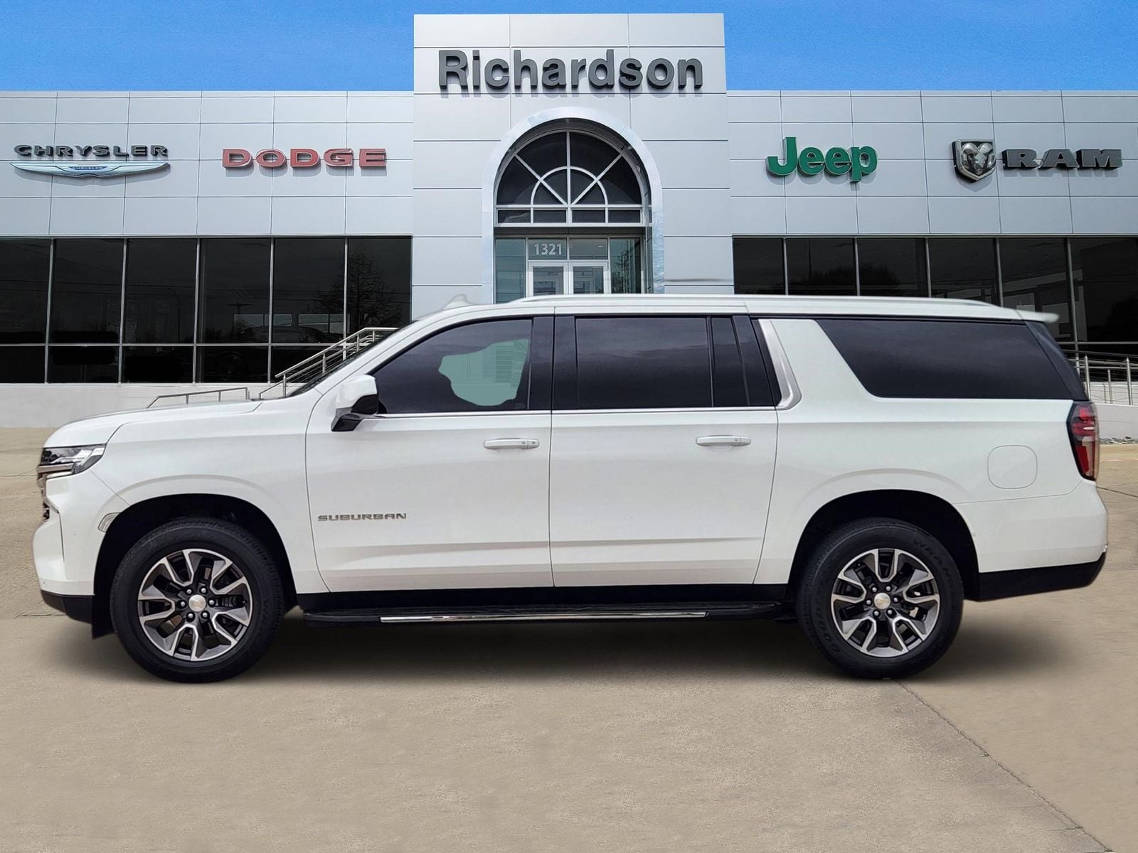 Used 2022 Summit White Chevrolet LT image 3