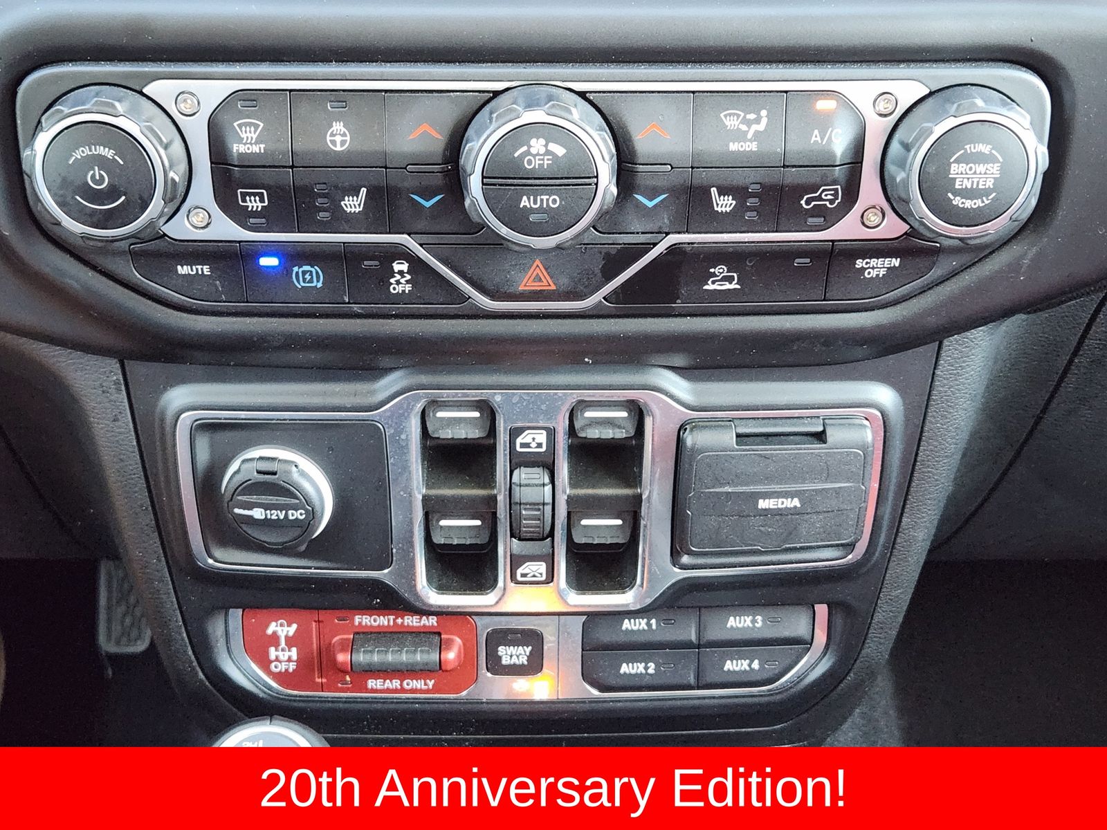 Certified Used 2023 Granite Crystal Jeep Rubicon image 28
