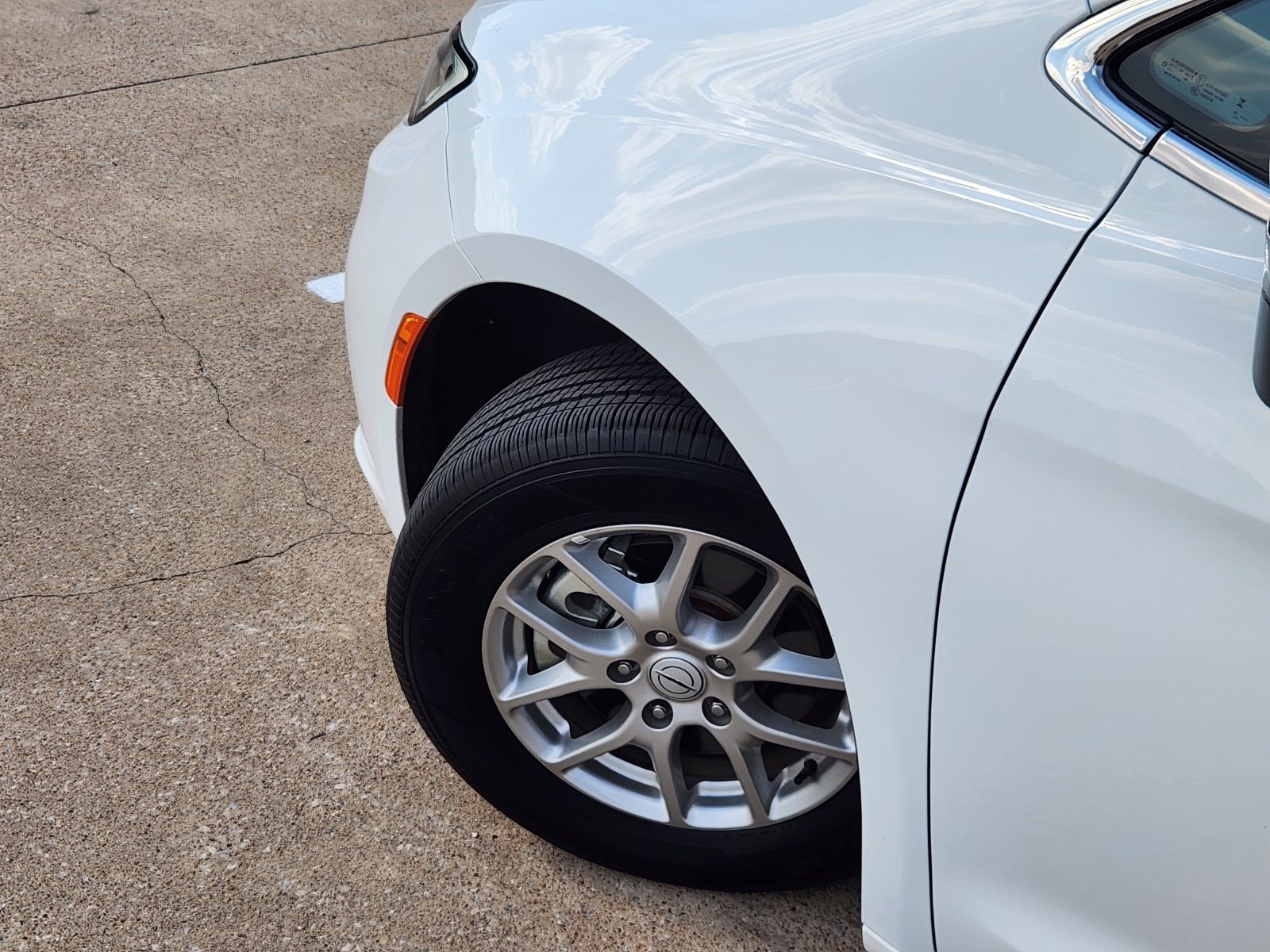 Used 2026 Bright White Chrysler Select image 14