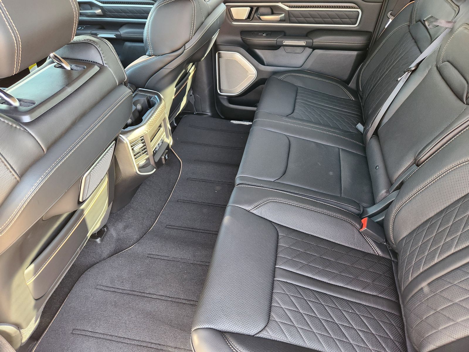 New 2026 Ivory White Tri-Coat Pearlcoat Ram TUNGSTEN CREW CAB 4X4 image 45