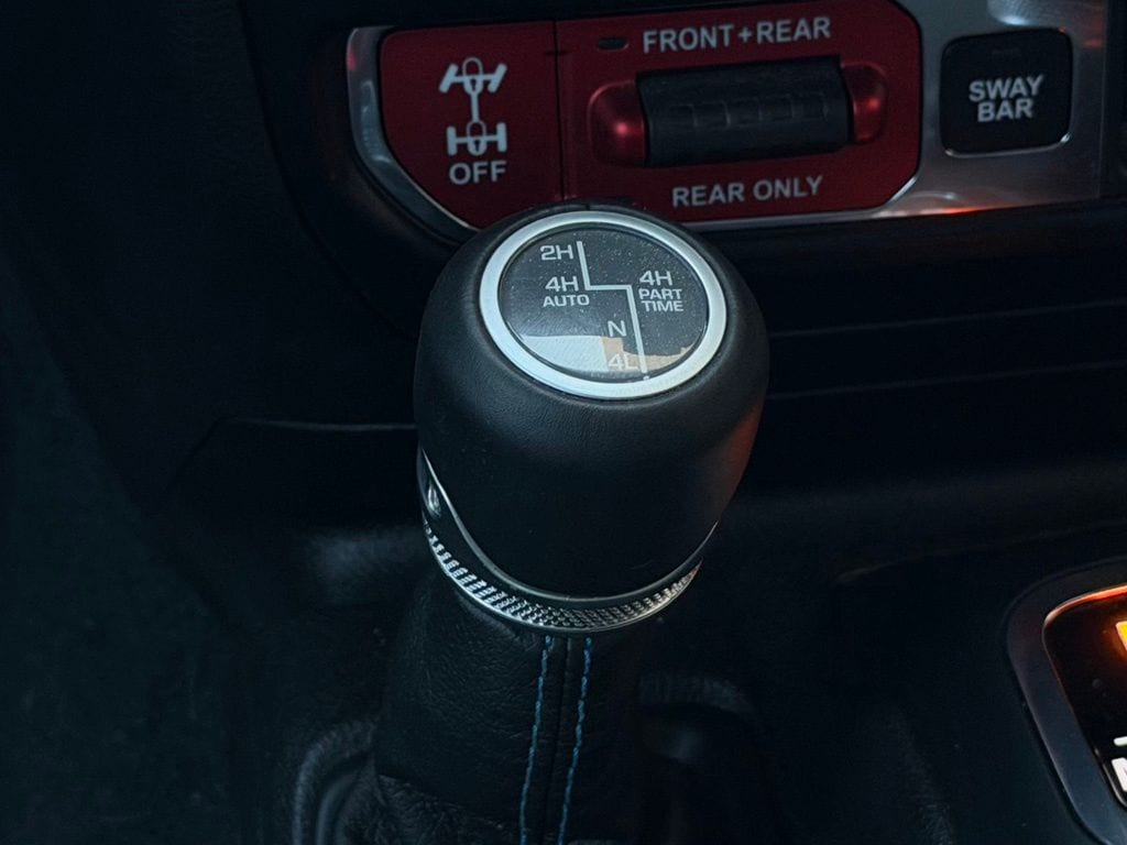 Used 2022 Granite Crystal Jeep Rubicon image 16