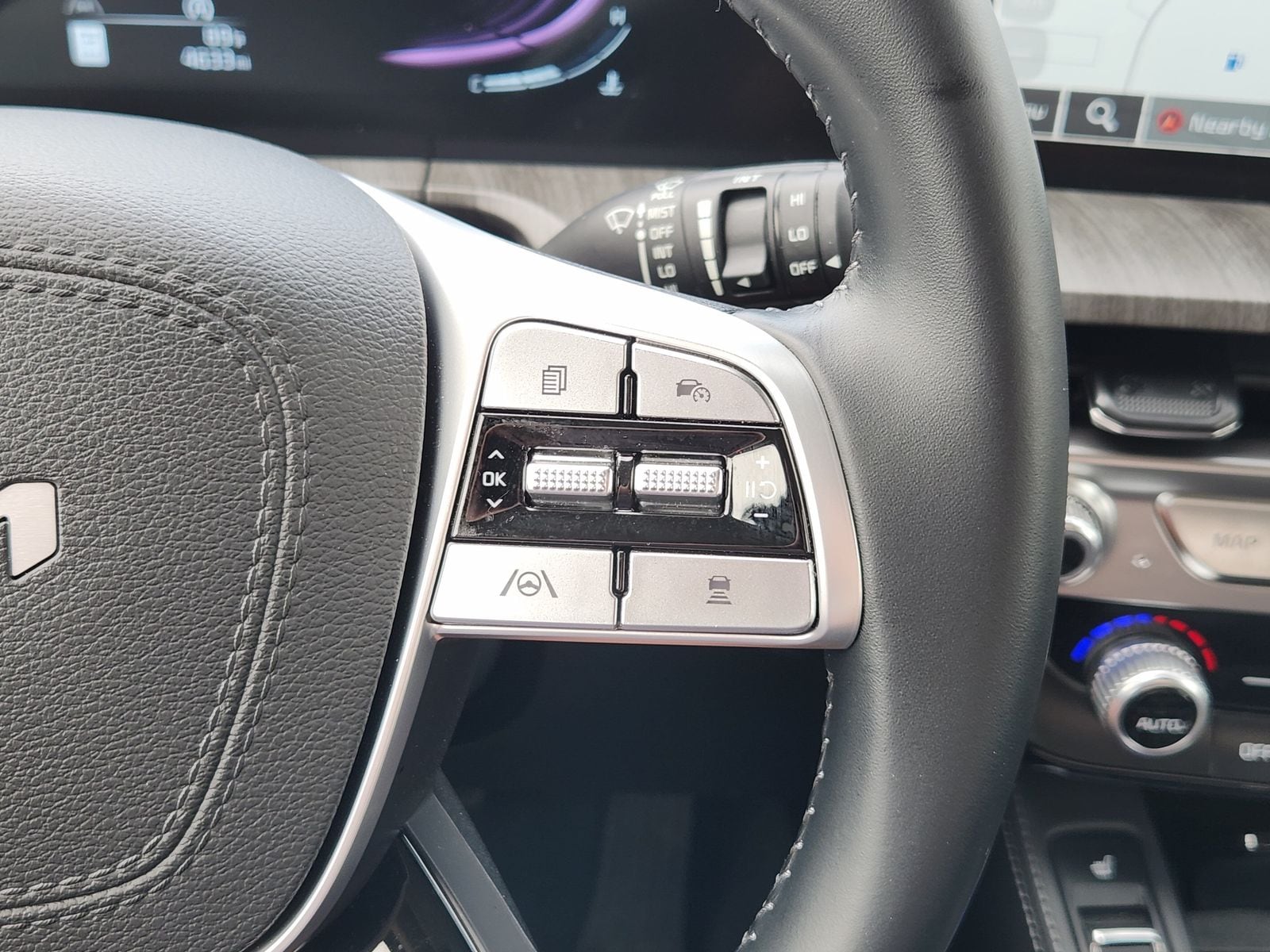 Used 2025 Ebony Black Kia EX image 38