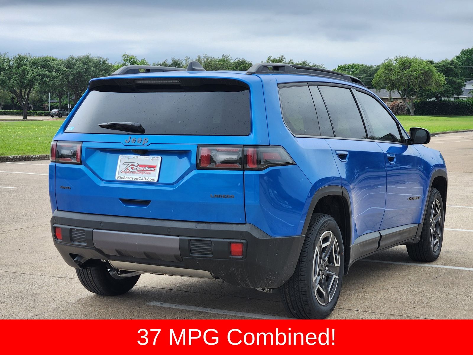 New 2026 Hydro Blue Pearlcoat Jeep LAREDO 4X4 image 6