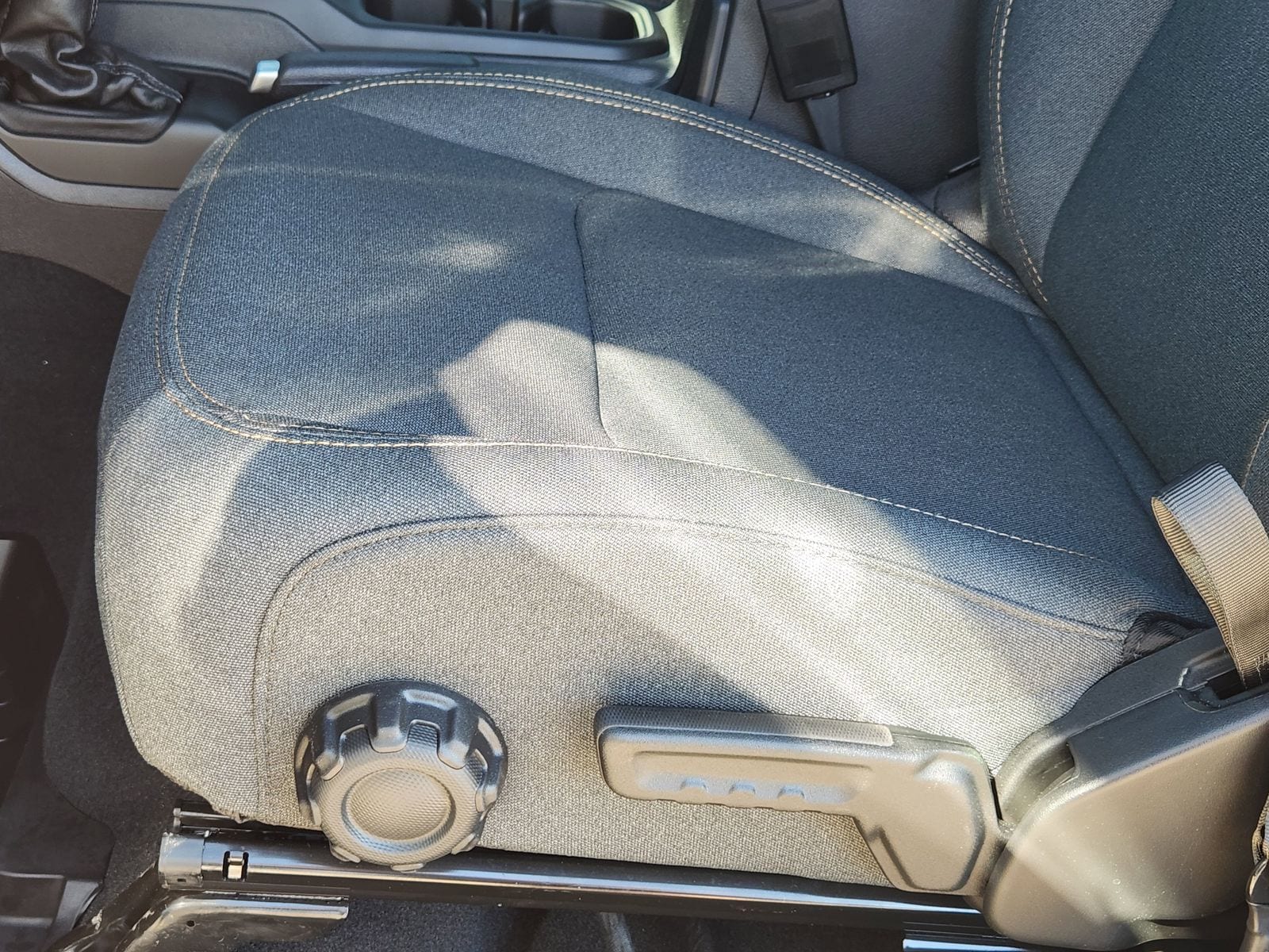 New 2026 Black Jeep 4-DOOR SPORT S image 31