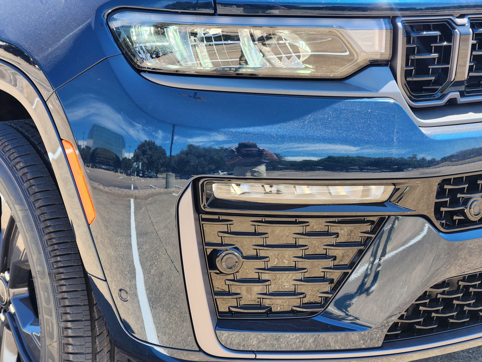 New 2027 Fathom Blue Pearlcoat Jeep Limited Reserve image 8