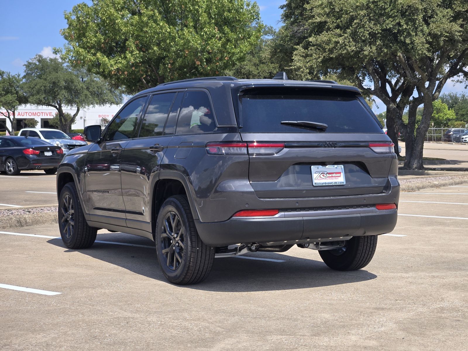 New 2026 Baltic Gray Jeep LAREDO ALTITUDE 4X2 image 4