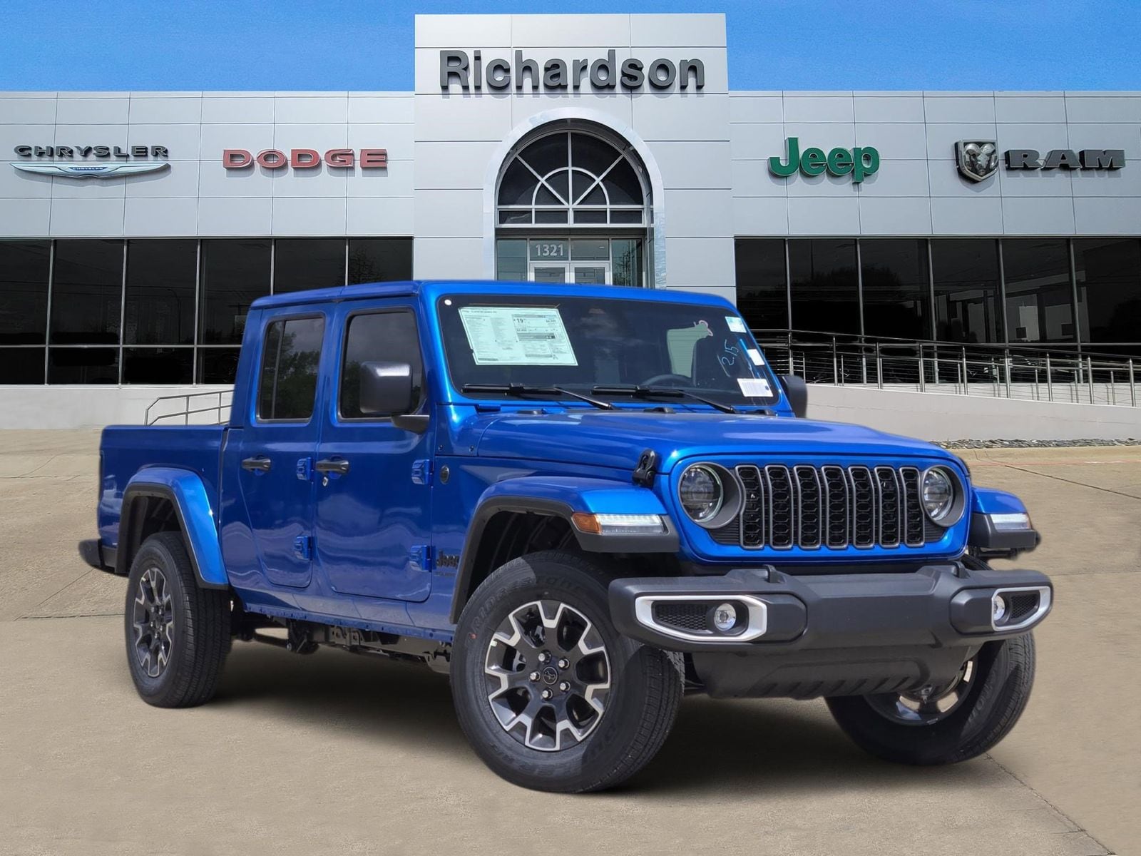 2026 Jeep Gladiator Sahara Auto's photo