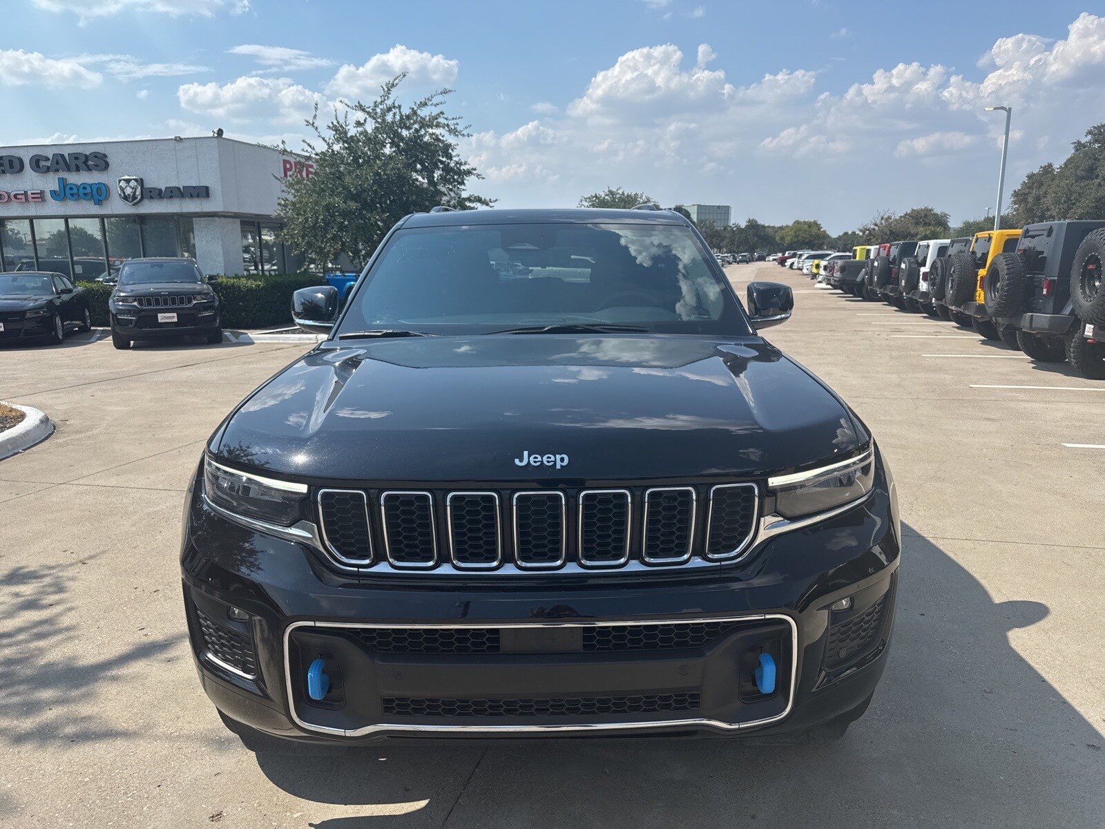 2023 Jeep Cherokee Overland 4xe photo 2