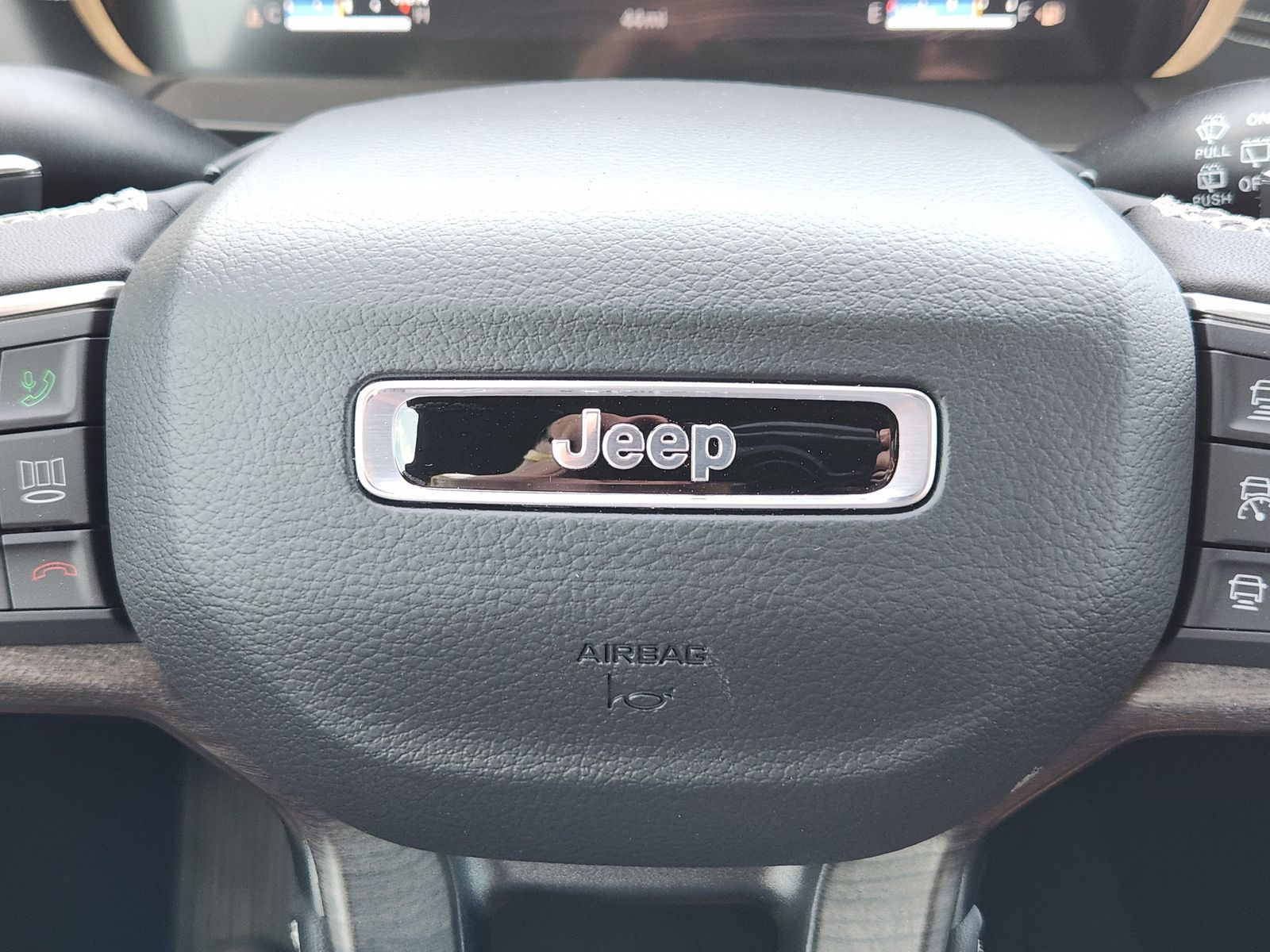 New 2026 Diamond Black Crystal Pearlcoat Jeep LAREDO ALTITUDE 4X2 image 34