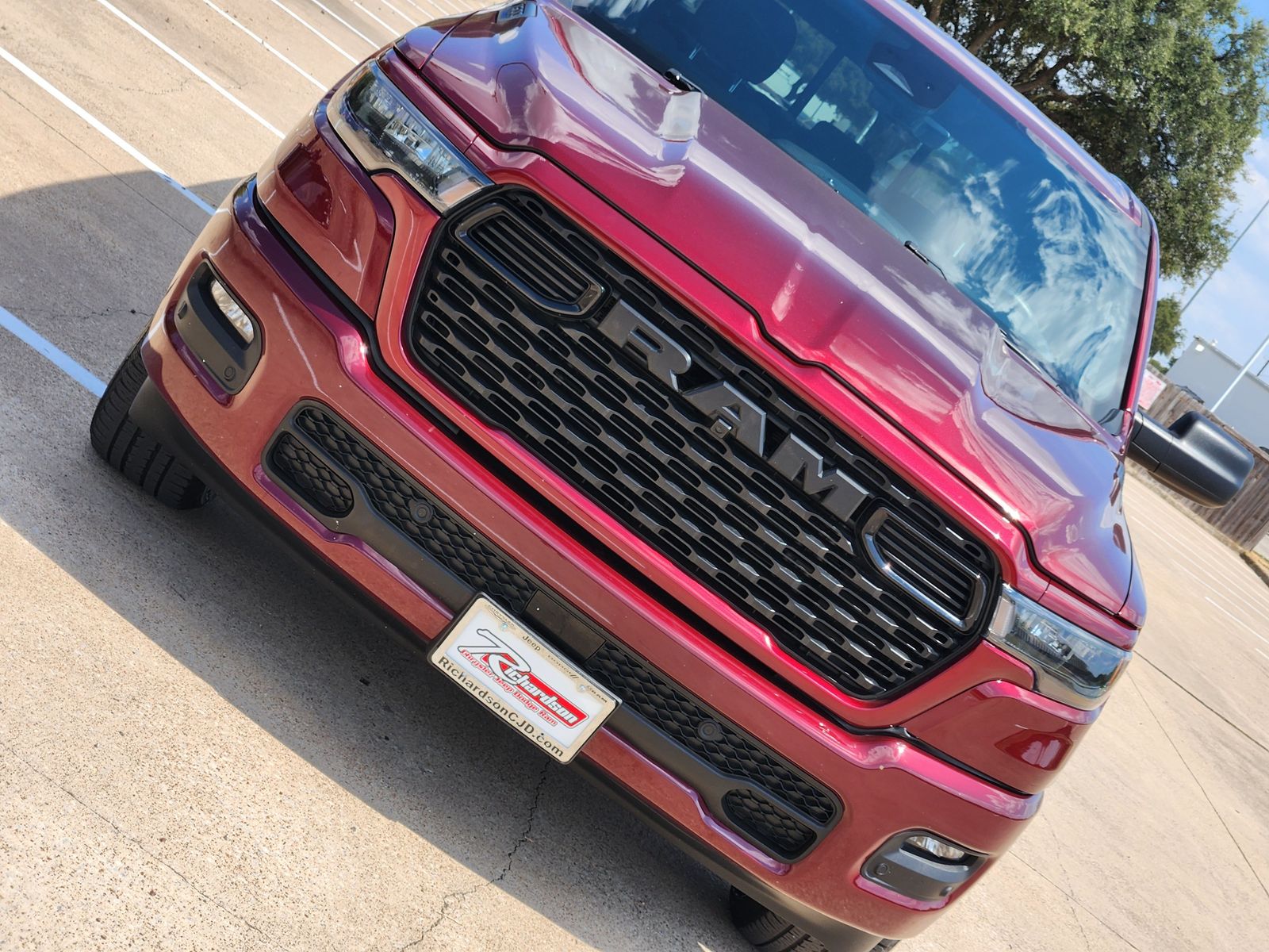 Used 2025 Delmonico Red Pearlcoat Ram Tradesman image 11