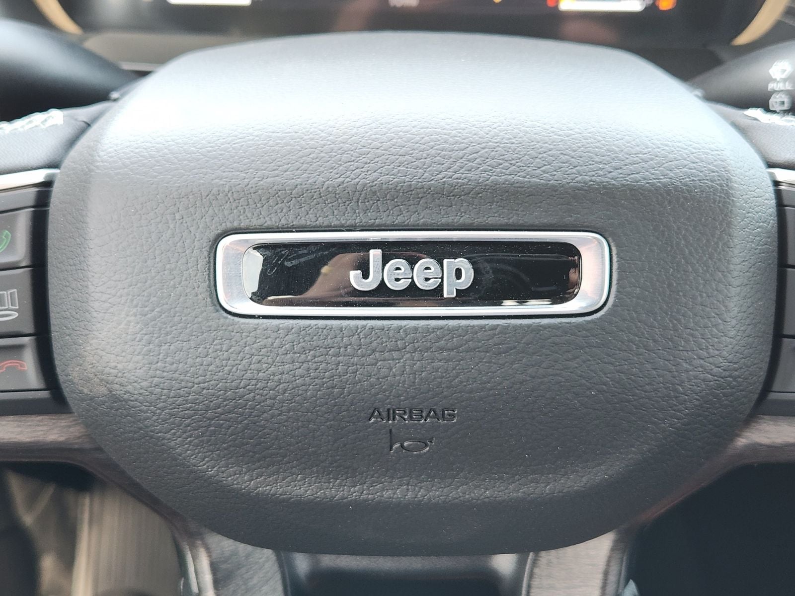 New 2026 Baltic Gray Jeep LIMITED 4X4 image 36