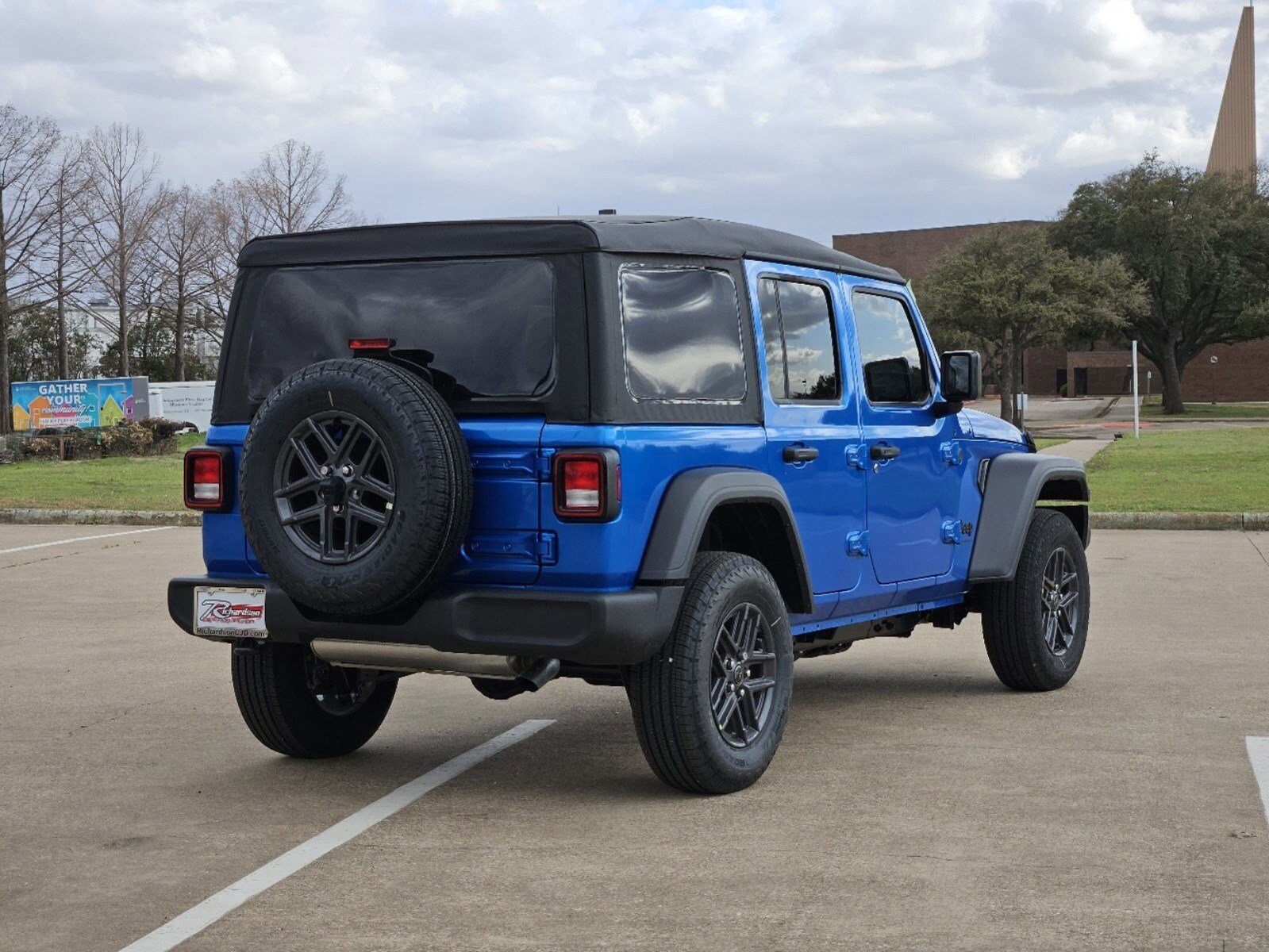 2025 Jeep Wrangler Sport S photo 4
